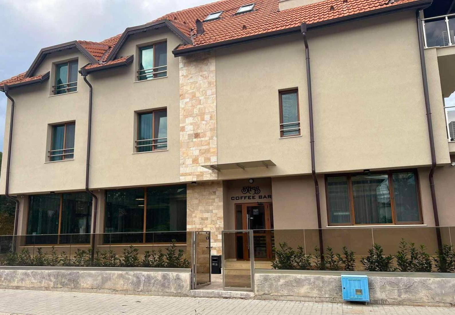 Хотел Bliss Kazichene Exterior photo